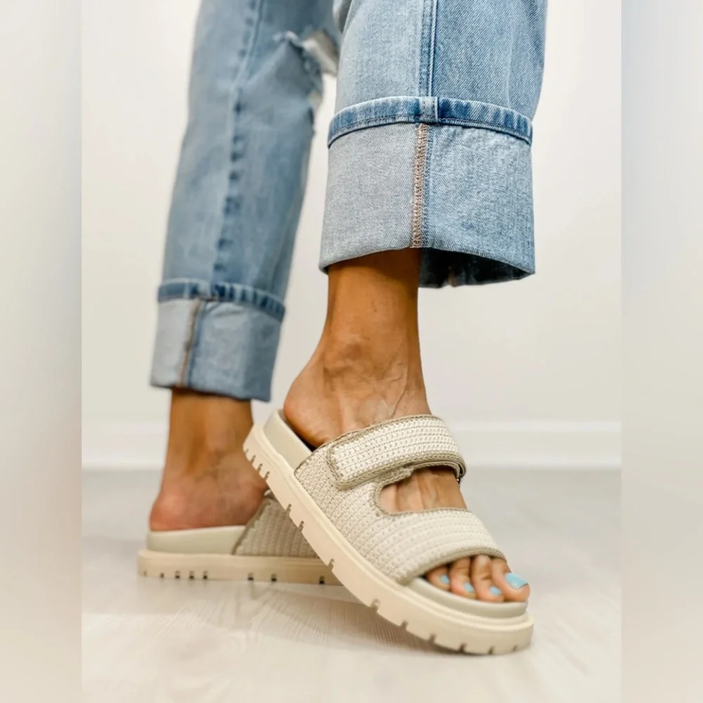 Mia Gabri Crocheted Slip-on Sandals in Bone, Size 8.5. - Picture 4 of 12